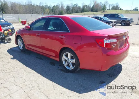 2014 Toyota Camry Se z USA, uszkodzony, nr VIN 4T1BF1FK9EU785877